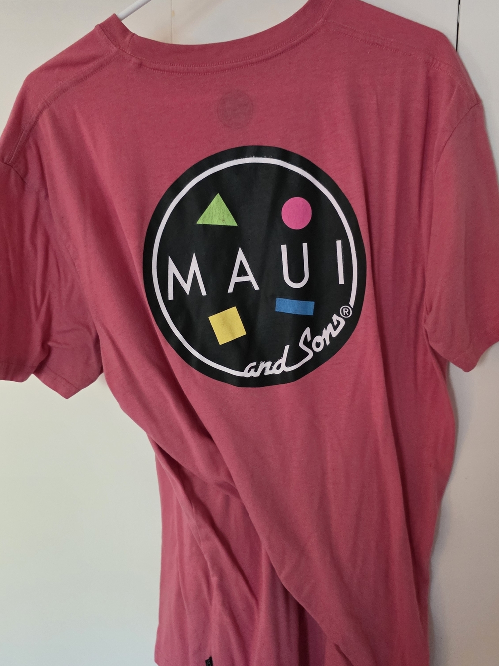 Maui and Sons Graphic Tee in Rose Pink